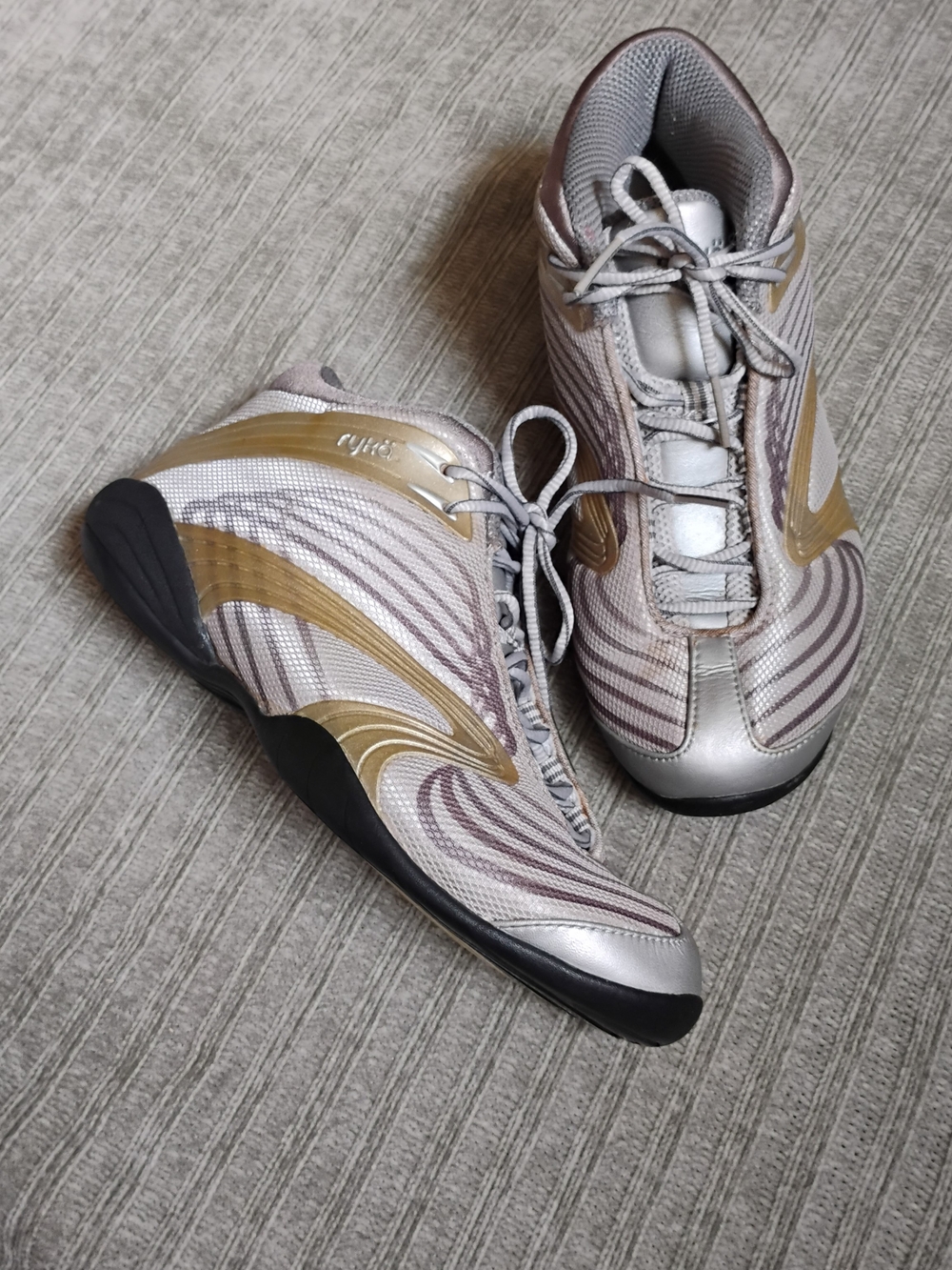 Rykä Studio D Mid Silver Gold Y2K Dance Sneaker Women’s US 8.5